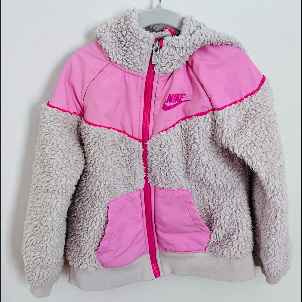 Nike beige Sherpa jacket for little girls size small